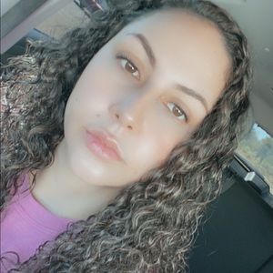 Meet your Posher, Zacilah